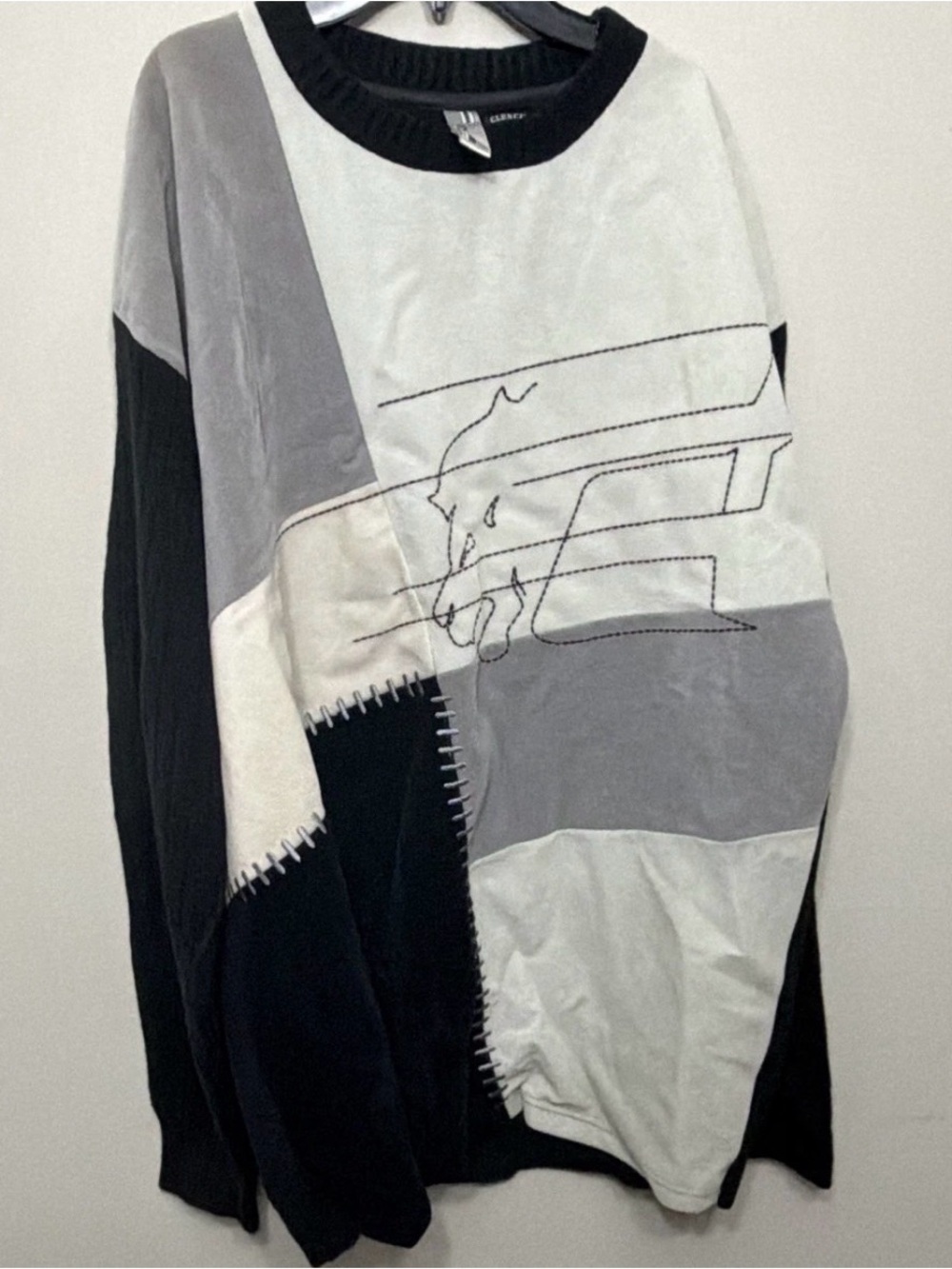 Clench Suede Color-block Sweater, Lion Stitched design